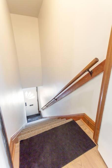 Free Parking, Beautiful 4 1/2- 2 Bedroom Apartment Монреаль Экстерьер фото