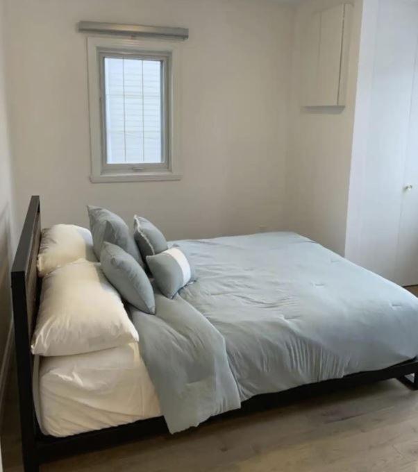 Free Parking, Beautiful 4 1/2- 2 Bedroom Apartment Монреаль Экстерьер фото
